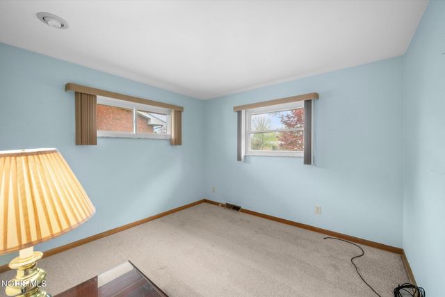 2328 Kneer Drive, Toledo, OH 43614