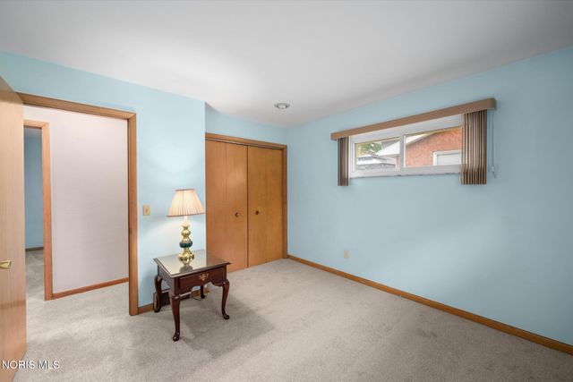 2328 Kneer Drive, Toledo, OH 43614