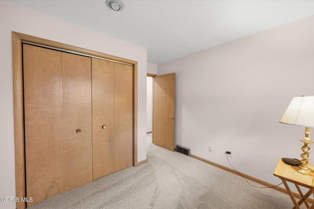 2328 Kneer Drive, Toledo, OH 43614