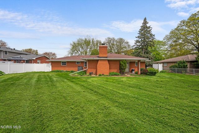 2328 Kneer Drive, Toledo, OH 43614
