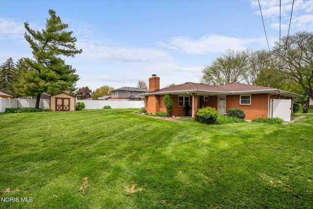 2328 Kneer Drive, Toledo, OH 43614