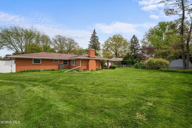 2328 Kneer Drive, Toledo, OH 43614