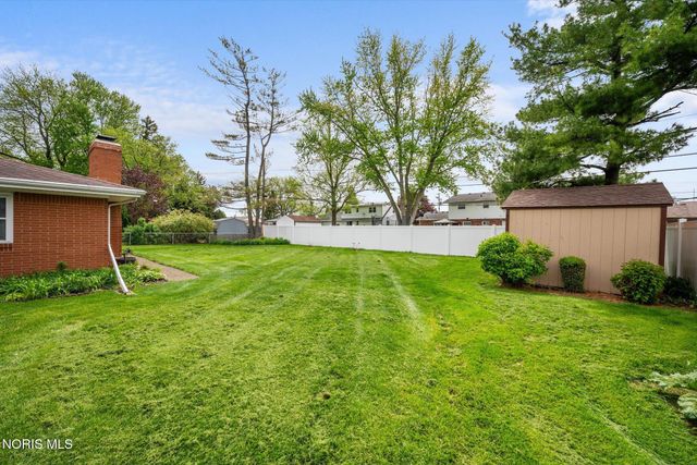 2328 Kneer Drive, Toledo, OH 43614