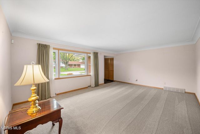 2328 Kneer Drive, Toledo, OH 43614