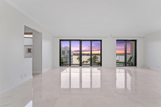 2860 S Ocean Boulevard 601, Palm Beach, FL 33480