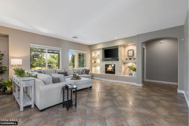 10307 E Starion Avenue, Mesa, AZ 85212