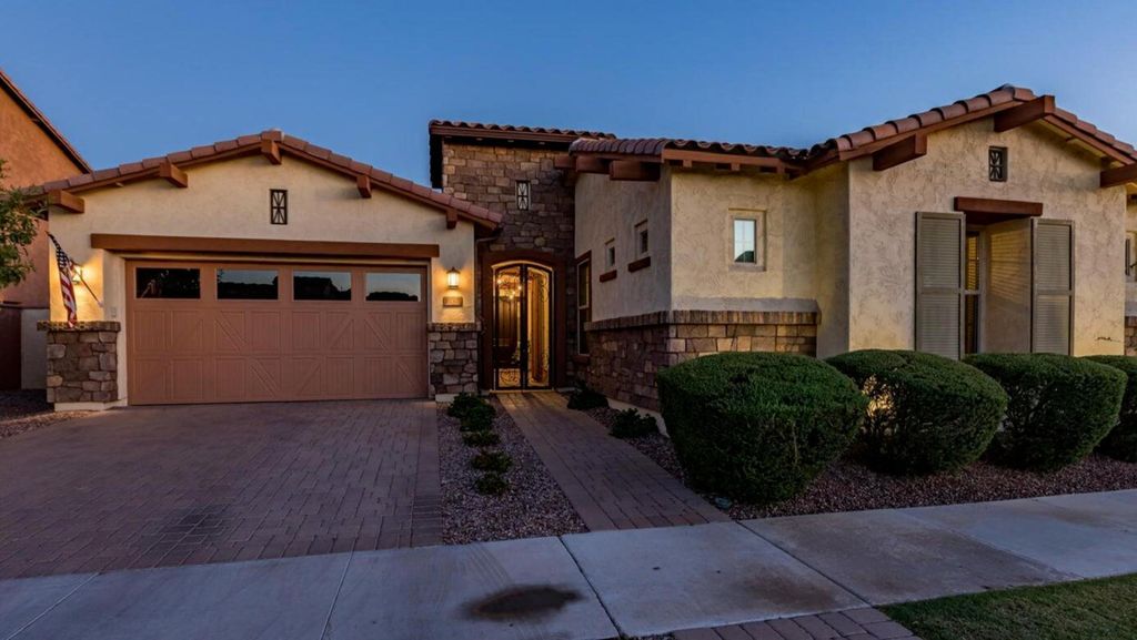 10307 E Starion Avenue, Mesa, AZ 85212