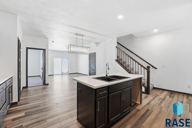 9211 W Ark Pl Place, Sioux Falls, SD 57106