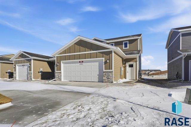 9211 W Ark Pl Place, Sioux Falls, SD 57106