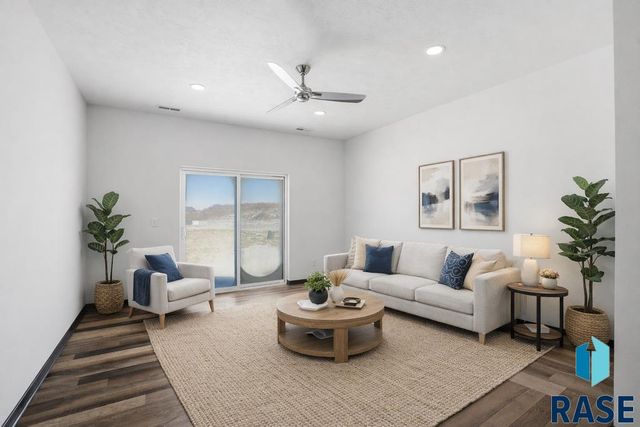 9211 W Ark Pl Place, Sioux Falls, SD 57106