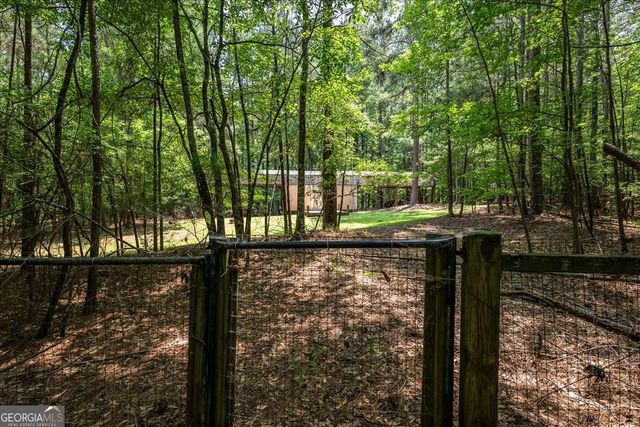 1291 Riverwalk Road, Bishop, GA 30621