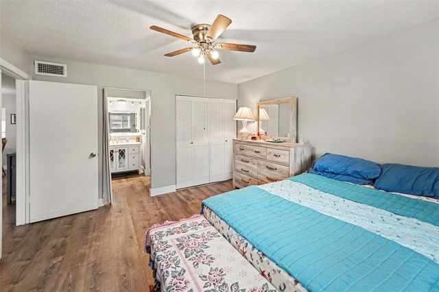 1195 MISSION HILLS BOULEVARD 37C, Clearwater, FL 33759