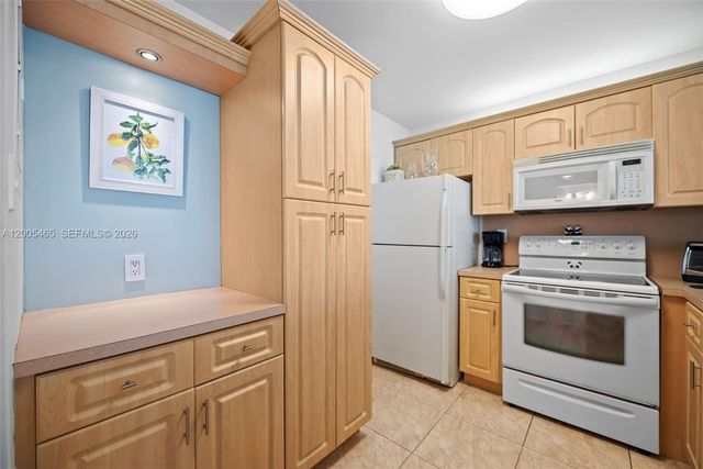 3725 S Ocean Dr 1212, Hollywood, FL 33019