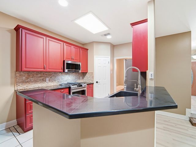 1701 Mountain Laurel, Kerrville, TX 78028
