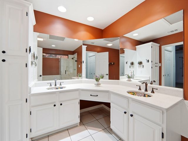 1701 Mountain Laurel, Kerrville, TX 78028