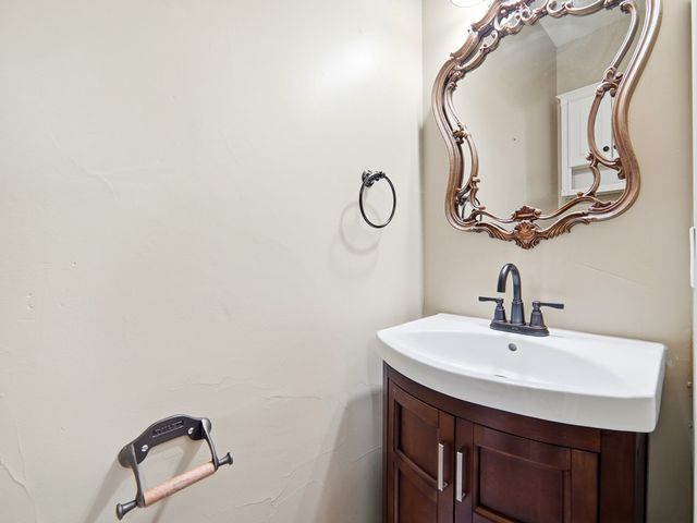 1701 Mountain Laurel, Kerrville, TX 78028