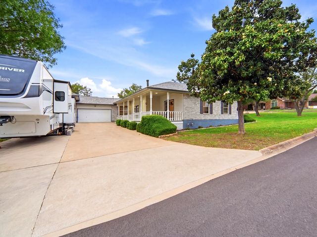 1701 Mountain Laurel, Kerrville, TX 78028