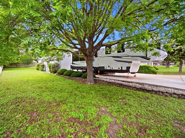 1701 Mountain Laurel, Kerrville, TX 78028