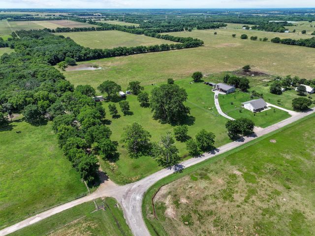652 County Road 2850, Honey Grove, TX 75446