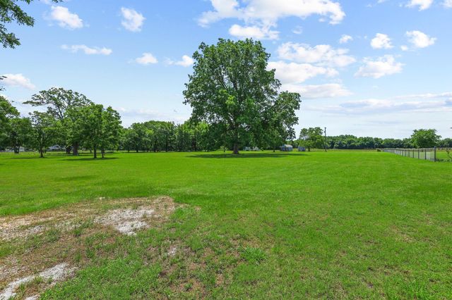652 County Road 2850, Honey Grove, TX 75446