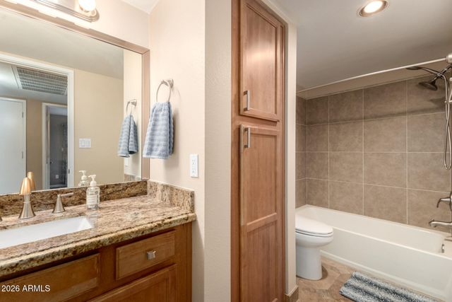 3845 E GREENWAY Road 211, Phoenix, AZ 85032