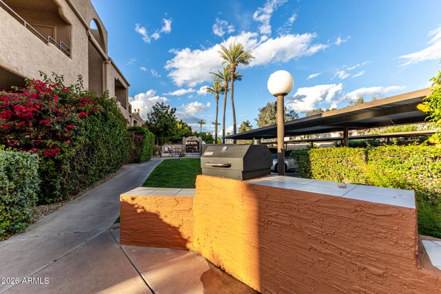 3845 E GREENWAY Road 211, Phoenix, AZ 85032