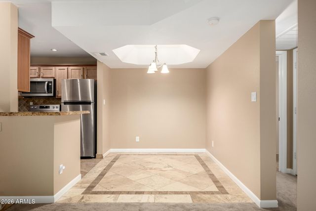 3845 E GREENWAY Road 211, Phoenix, AZ 85032