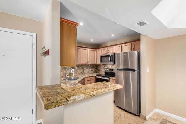 3845 E GREENWAY Road 211, Phoenix, AZ 85032