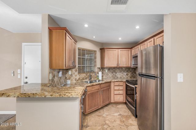 3845 E GREENWAY Road 211, Phoenix, AZ 85032