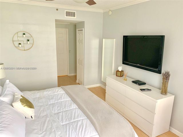 3245 NE 184th St 13403, Aventura, FL 33160