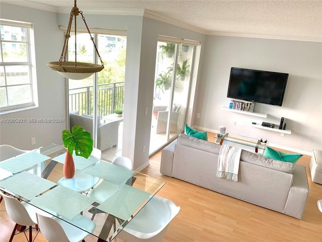 3245 NE 184th St 13403, Aventura, FL 33160