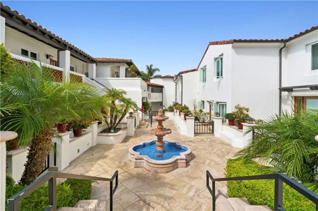 401 Seaward 6, Corona Del Mar, CA 92625