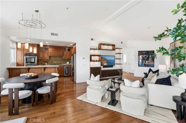 401 Seaward 6, Corona Del Mar, CA 92625