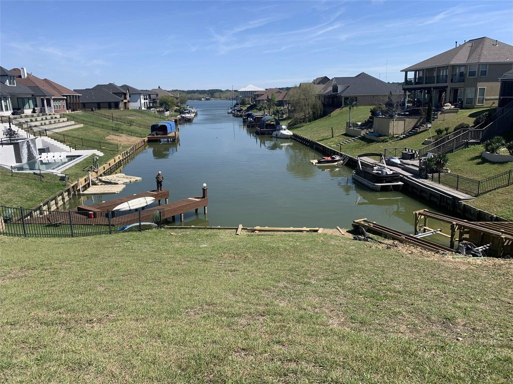 10890 Decatur, Willis, TX 77318