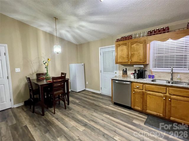 1676 Plyler Lake Road, Gastonia, NC 28054