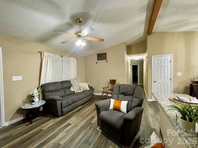 1676 Plyler Lake Road, Gastonia, NC 28054