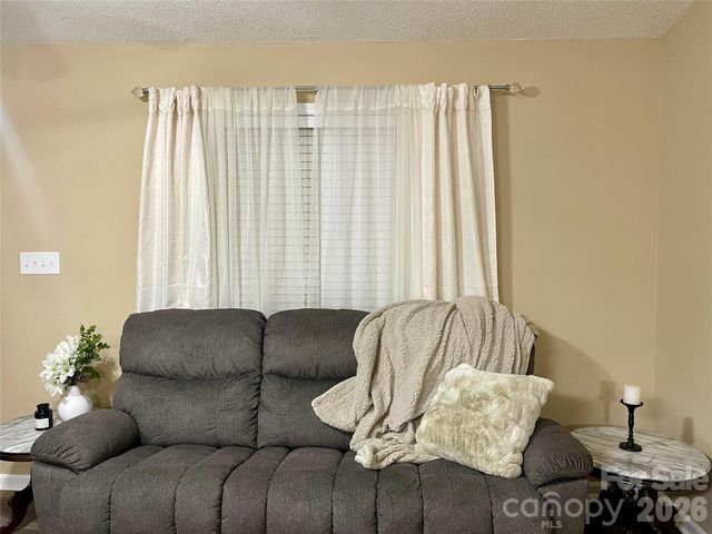 1676 Plyler Lake Road, Gastonia, NC 28054