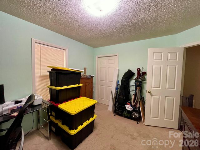 1676 Plyler Lake Road, Gastonia, NC 28054