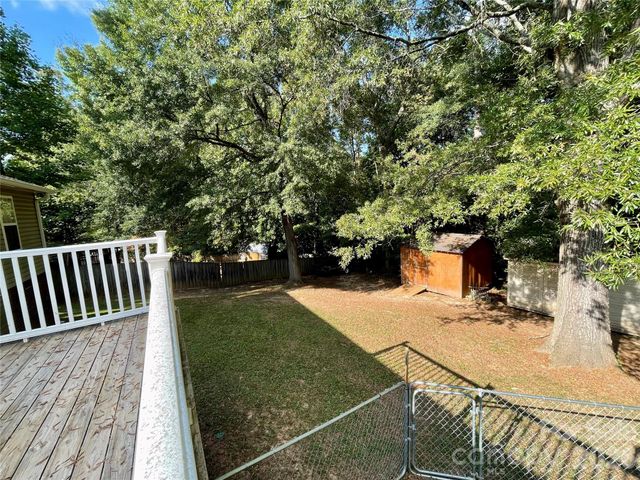 1676 Plyler Lake Road, Gastonia, NC 28054