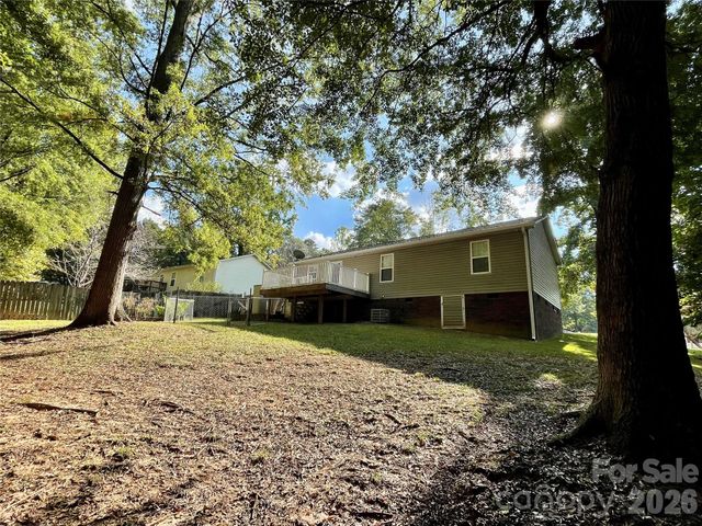 1676 Plyler Lake Road, Gastonia, NC 28054