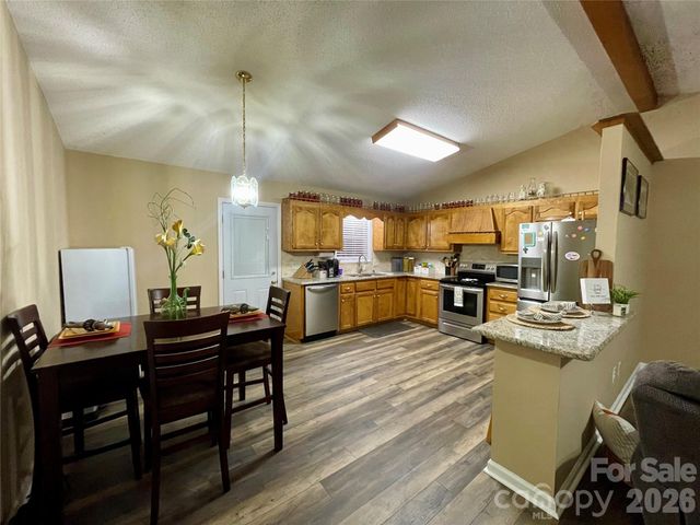 1676 Plyler Lake Road, Gastonia, NC 28054