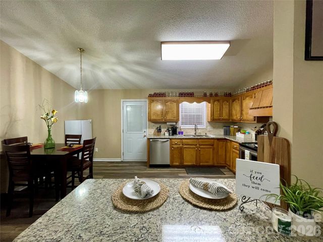 1676 Plyler Lake Road, Gastonia, NC 28054