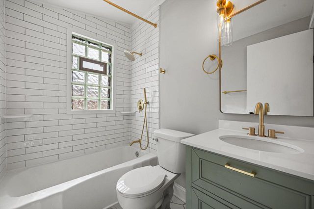 158 N 59th STREET, Milwaukee, WI 53213