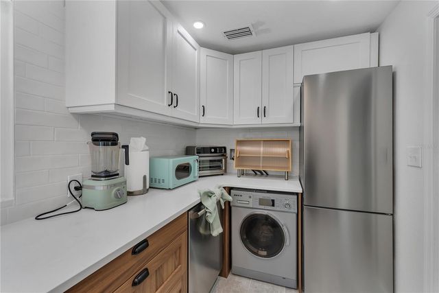3295 57TH STREET N, St Petersburg, FL 33710