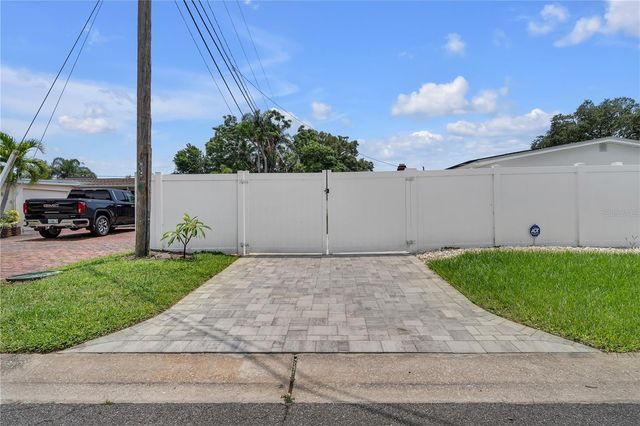 3295 57TH STREET N, St Petersburg, FL 33710