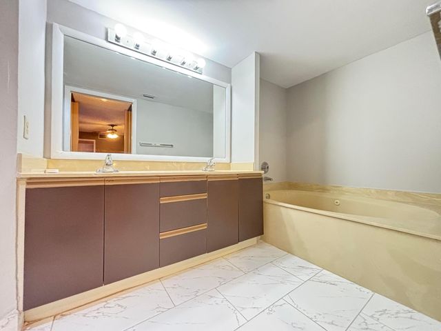1701 S CORAL Terrace 1701, North Lauderdale, FL 33068