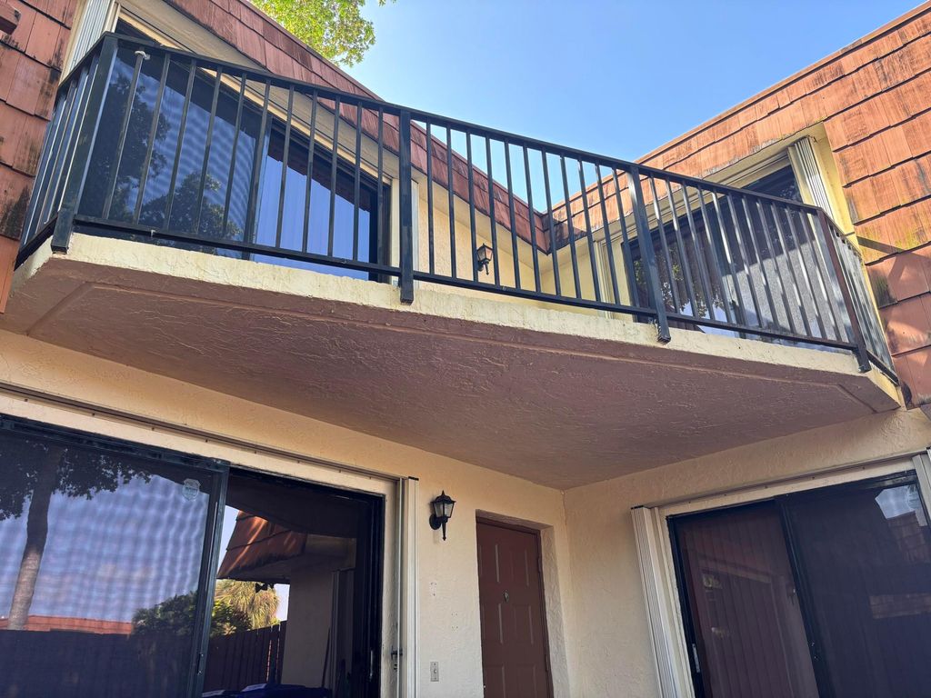1701 S CORAL Terrace 1701, North Lauderdale, FL 33068