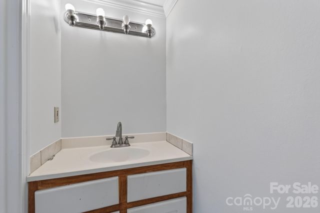 8904 Hunter Ridge Drive, Charlotte, NC 28226