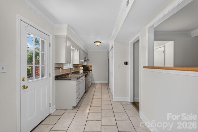 8904 Hunter Ridge Drive, Charlotte, NC 28226