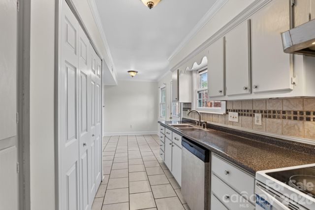 8904 Hunter Ridge Drive, Charlotte, NC 28226